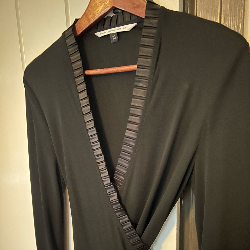 Diane Von Furstenberg Black Wrap Dress Size 10